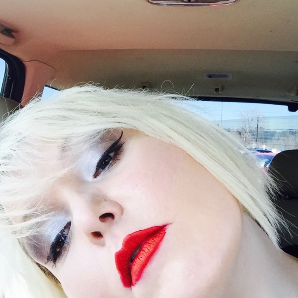 Meet your Posher, Amber